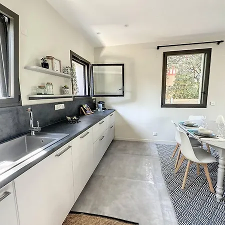 La Pinede 350m De La Дом отдыха *