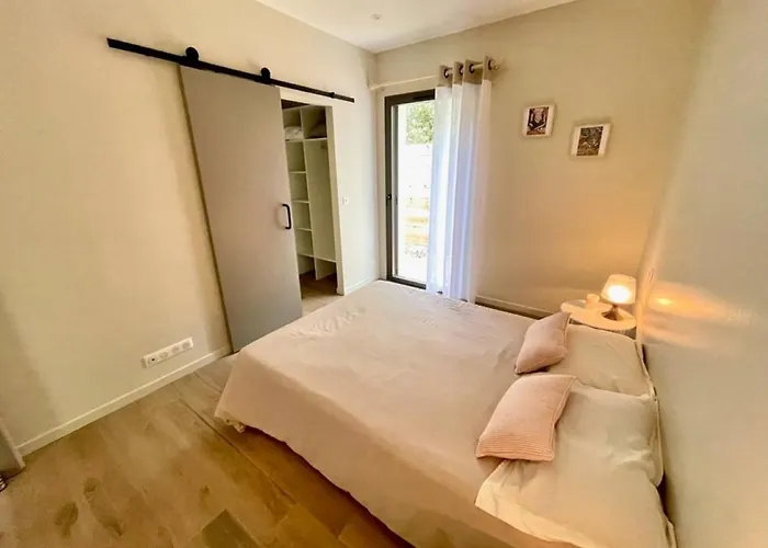 La Pinede 350m De La