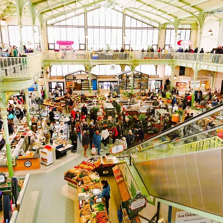 Hébergement de vacances La Pinede 350m De La *