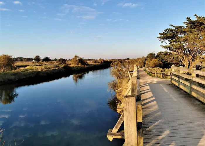 Prázdninový dům La Pinede 350m De La